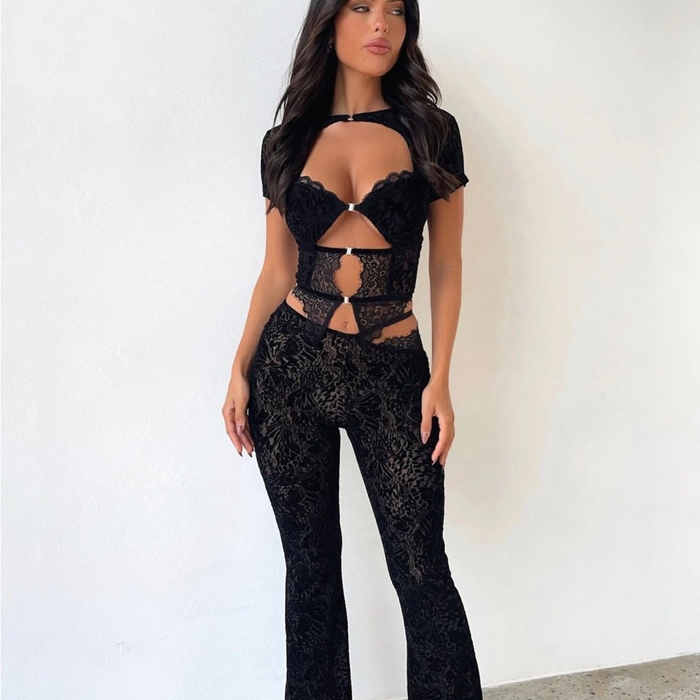 ❌SOLD❌ Outcast: Cora Crop & Pants